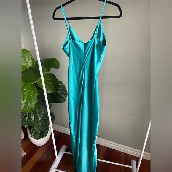 Stunning Turquoise Maxi Dress Size Medium - Picture 4 of 4